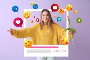 Frau ist umgeben von Emojis und schaut aus einem Rahmen heraus, der an ein Social Media Layout erinnert